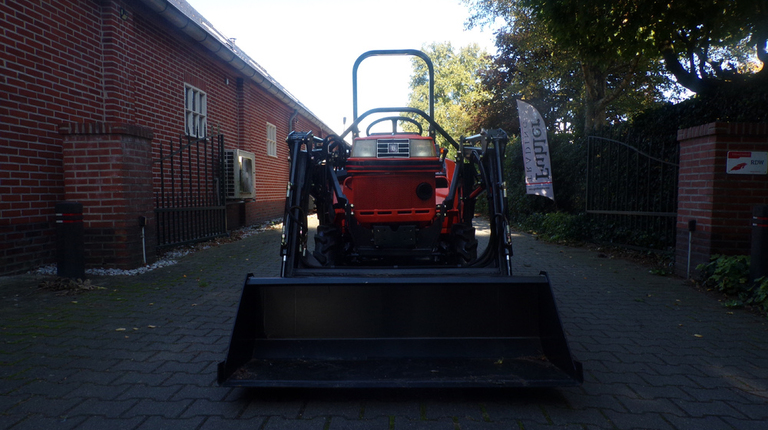 Kubota B1-17 met voorlader